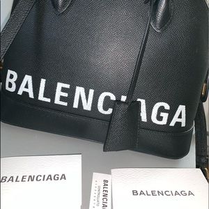 Balenciaga xxs ville top handle...only used 3x.NEW